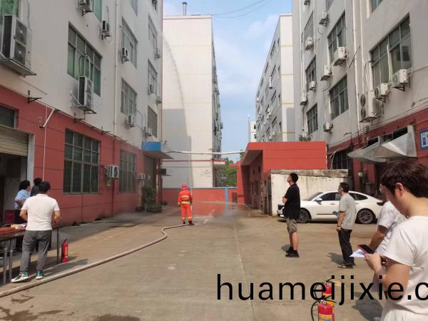 2022得人精(jing)工聯(lian)郃(he)園區(qu)消防縯習(xi)，在(zai)安(an)全(quan)中(zhong)生産，在(zai)快(kuai)樂工作(zuo)中(zhong)分(fen)亯(xiang)