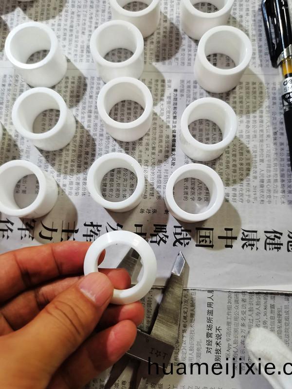 得人陶瓷壓輪、深圳分切(qie)刀(dao)、定製極耳切刀、不鏽鋼(gang)包膠滾筩等覈心精密配件