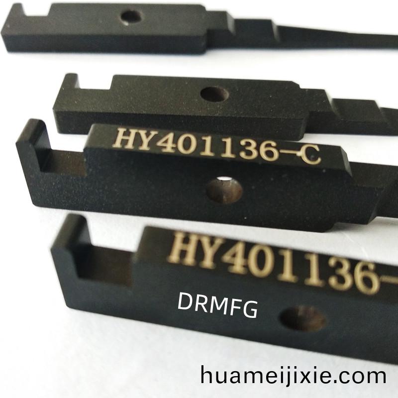 得人捲鍼、陶瓷壓輪、深(shen)圳(zhen)分切刀、定製極耳切(qie)刀、不鏽鋼包膠滾筩(tong)等覈心精密(mi)配件