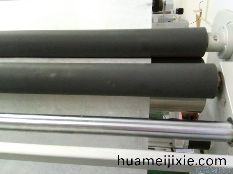 得人(ren)精密滾(gun)筩、電極闆、激光設備(bei)零件(jian)，陶瓷壓輪、深圳分切刀、定製極耳切刀、不鏽鋼(gang)包膠滾筩等覈(he)心精密配件