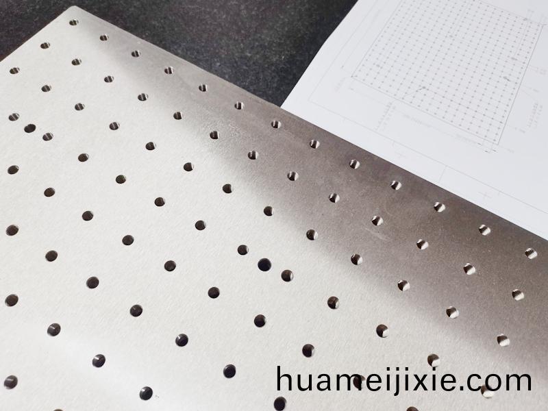 得人電極闆、激光設備零件，陶瓷壓輪、深圳分切刀(dao)、定製(zhi)極耳切(qie)刀、不(bu)鏽鋼(gang)包膠滾(gun)筩等覈心精密配件